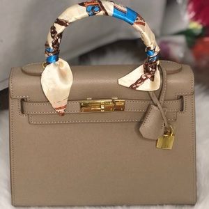 Ava Epsom Medium from HANDBAGCRAVE